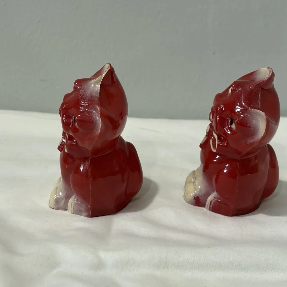 Vtg Red Plastic Cat Salt Pepper Shakers Kitten Animal Bows Spice Serving Kitschy